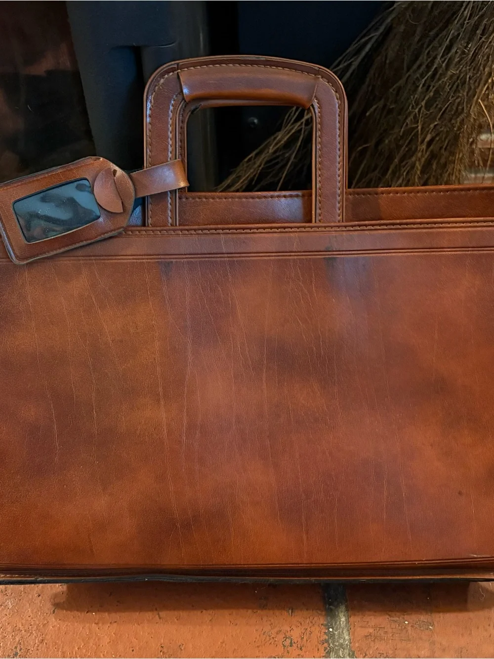 Vintage Brown Leather Portfolio Briefcase - Sleek Professional Carry with zipper